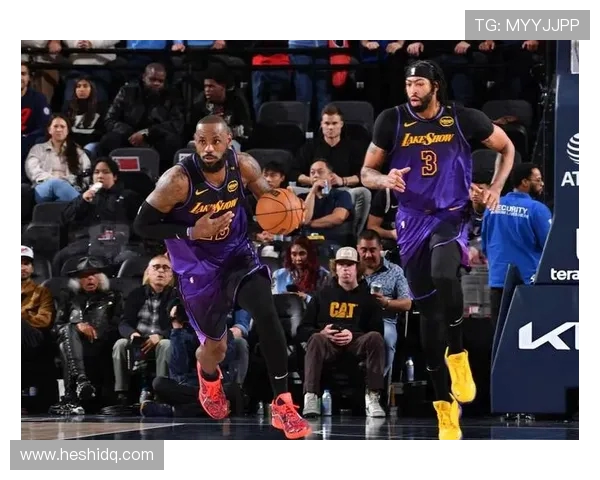 洛杉矶湖人强势对决群雄上演激情巅峰之战引爆全场焦点