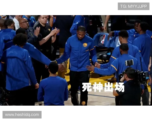 火箭与雷霆季后赛第五场激战回顾球迷热议精彩瞬间与关键时刻